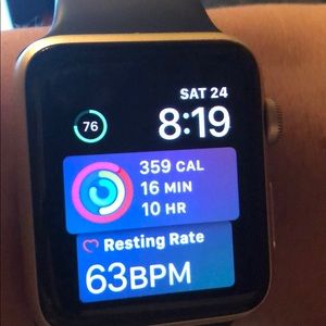 Apple Watch sires 1